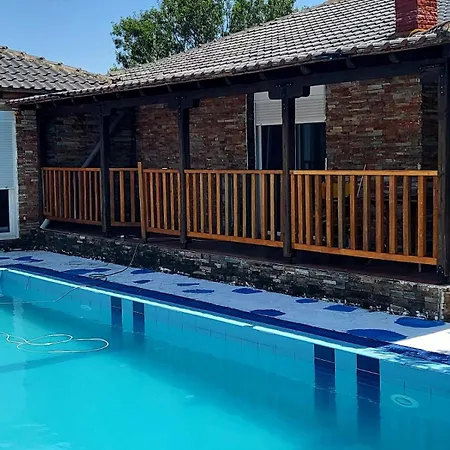 Vip Pool 尼亚伊拉克利亚